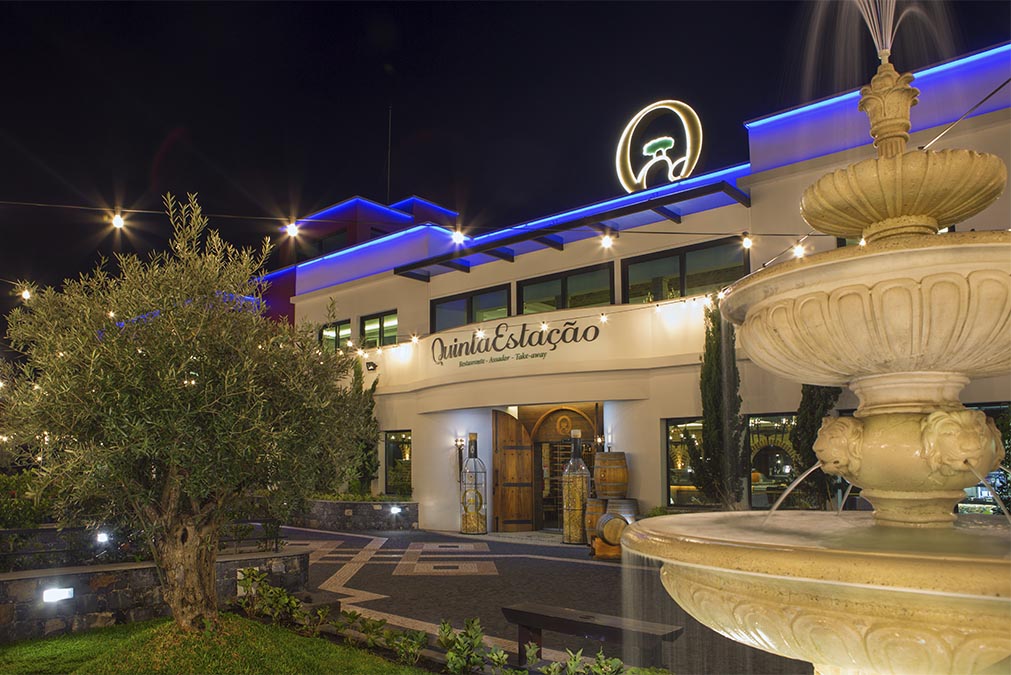 O Restaurante Quinta Estação foi pensado para oferecer o máximo conforto e requinte a todos os seus visitantes durante todo o ano.